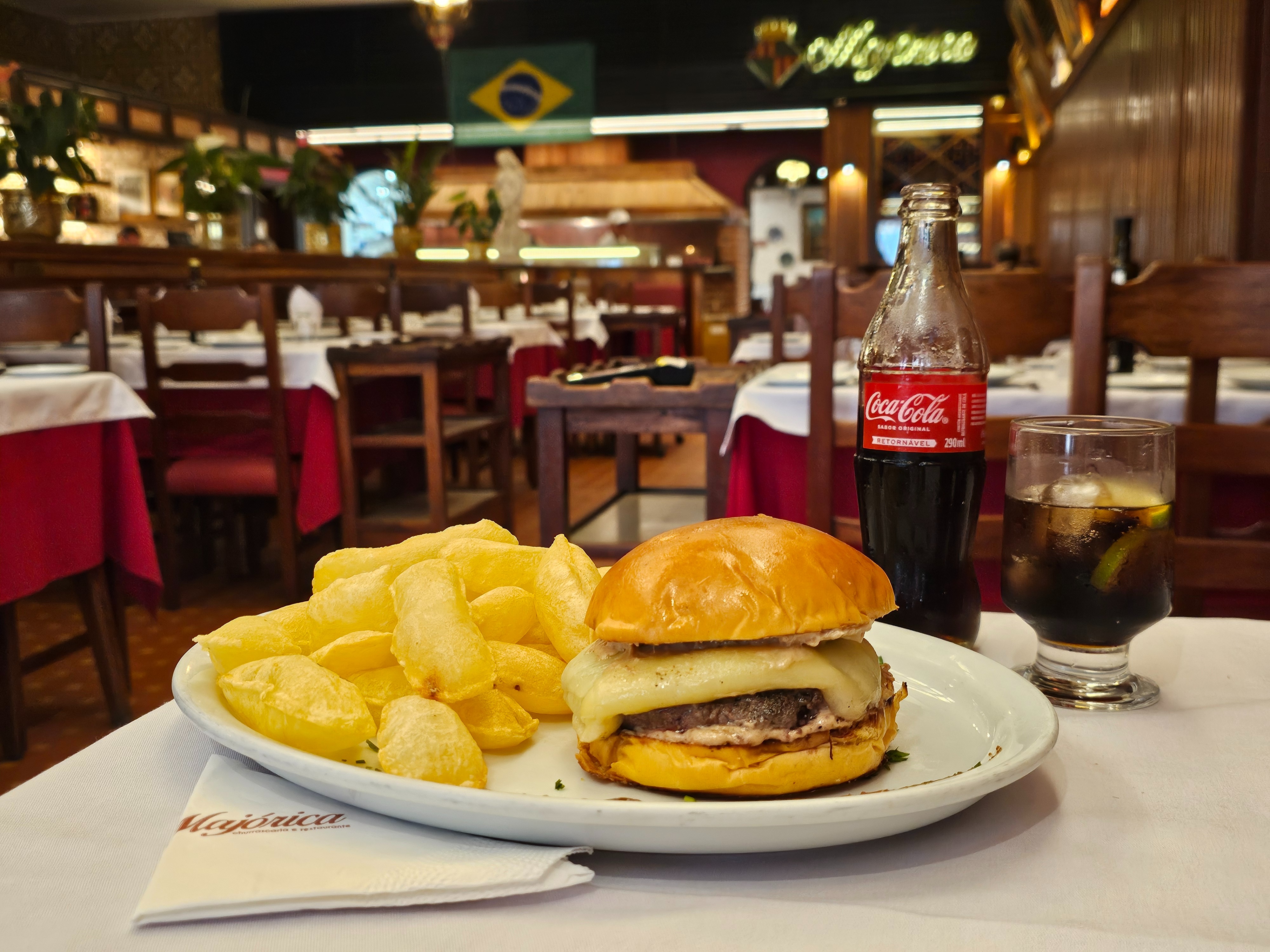 Cheeseburger com Batata Pastel na Churrascaria Majórica