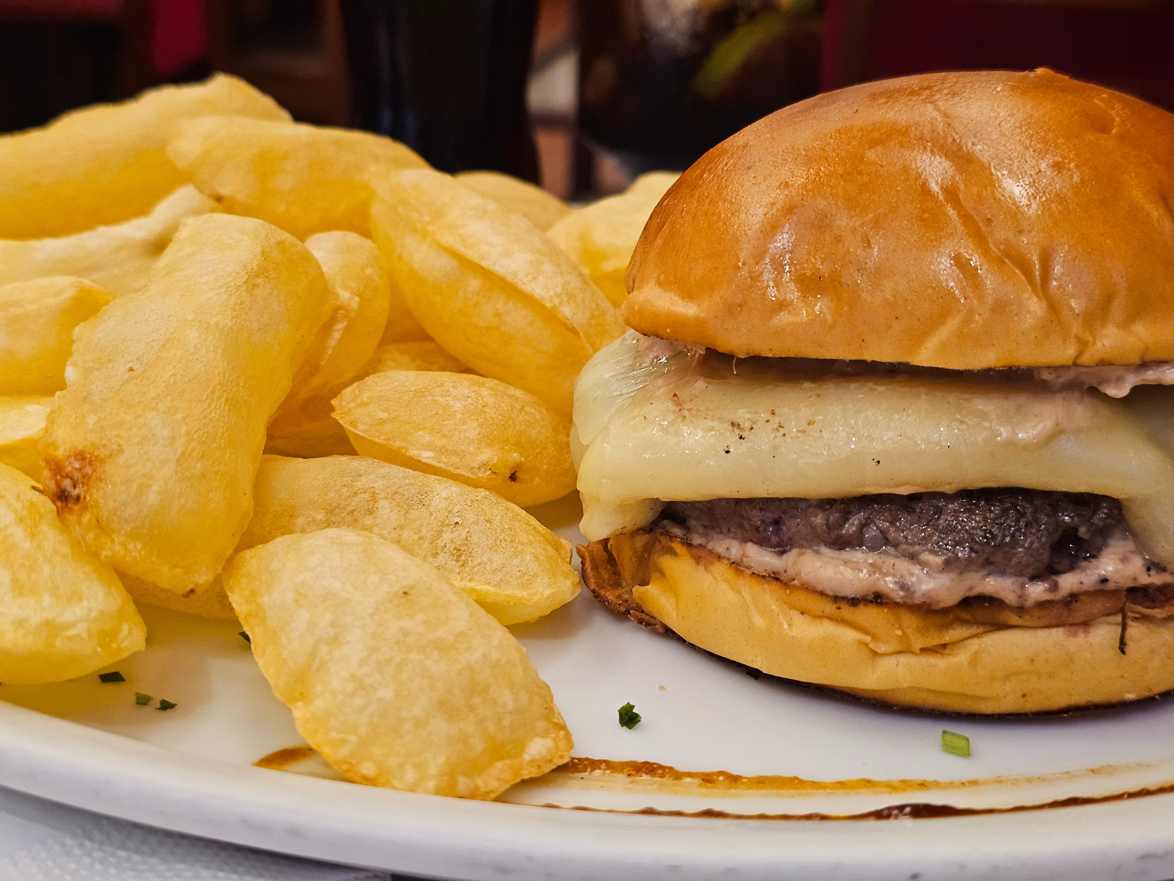 Cheeseburger com Batata Pastel na Churrascaria Majórica - Foto 5