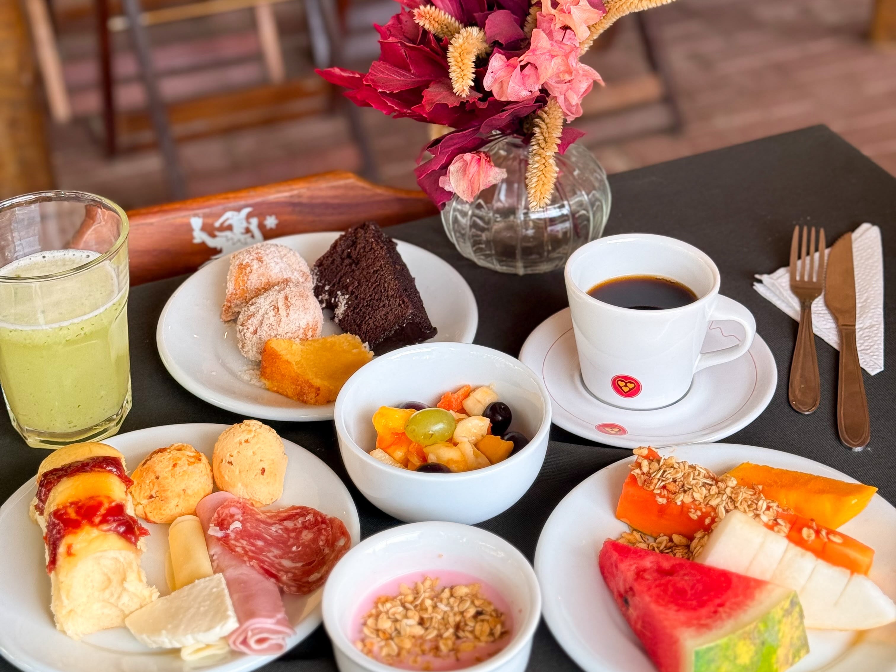 Café Colonial no Paraíso das Flores