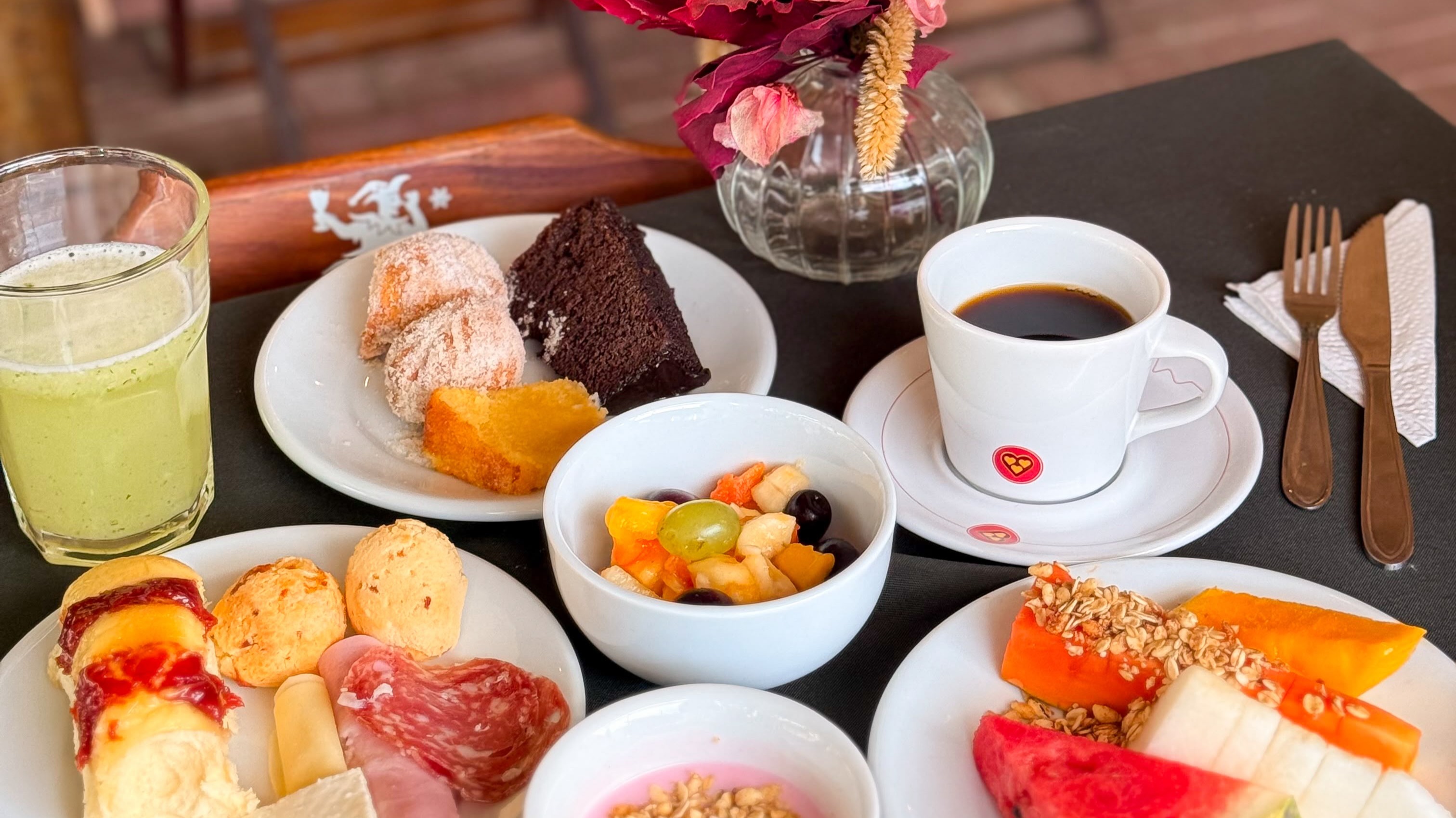 Café Colonial no Paraíso das Flores