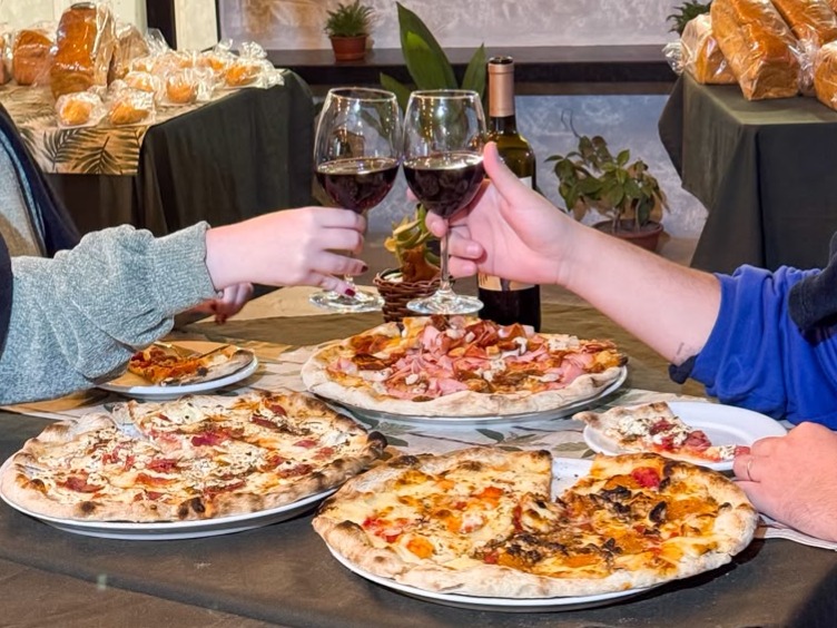 Pizza 30cm tradicional no Paraíso das Flores por R$ 55,90 (todos os sabores) - Foto 4