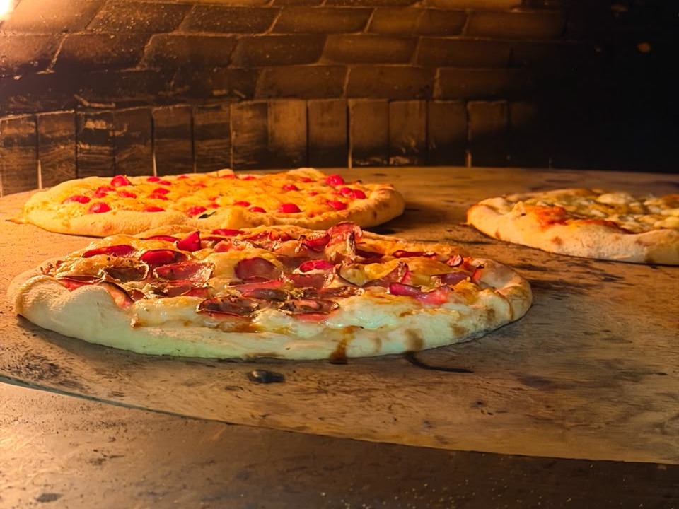 Pizza 30cm tradicional no Paraíso das Flores por R$ 55,90 (todos os sabores) - Foto 6