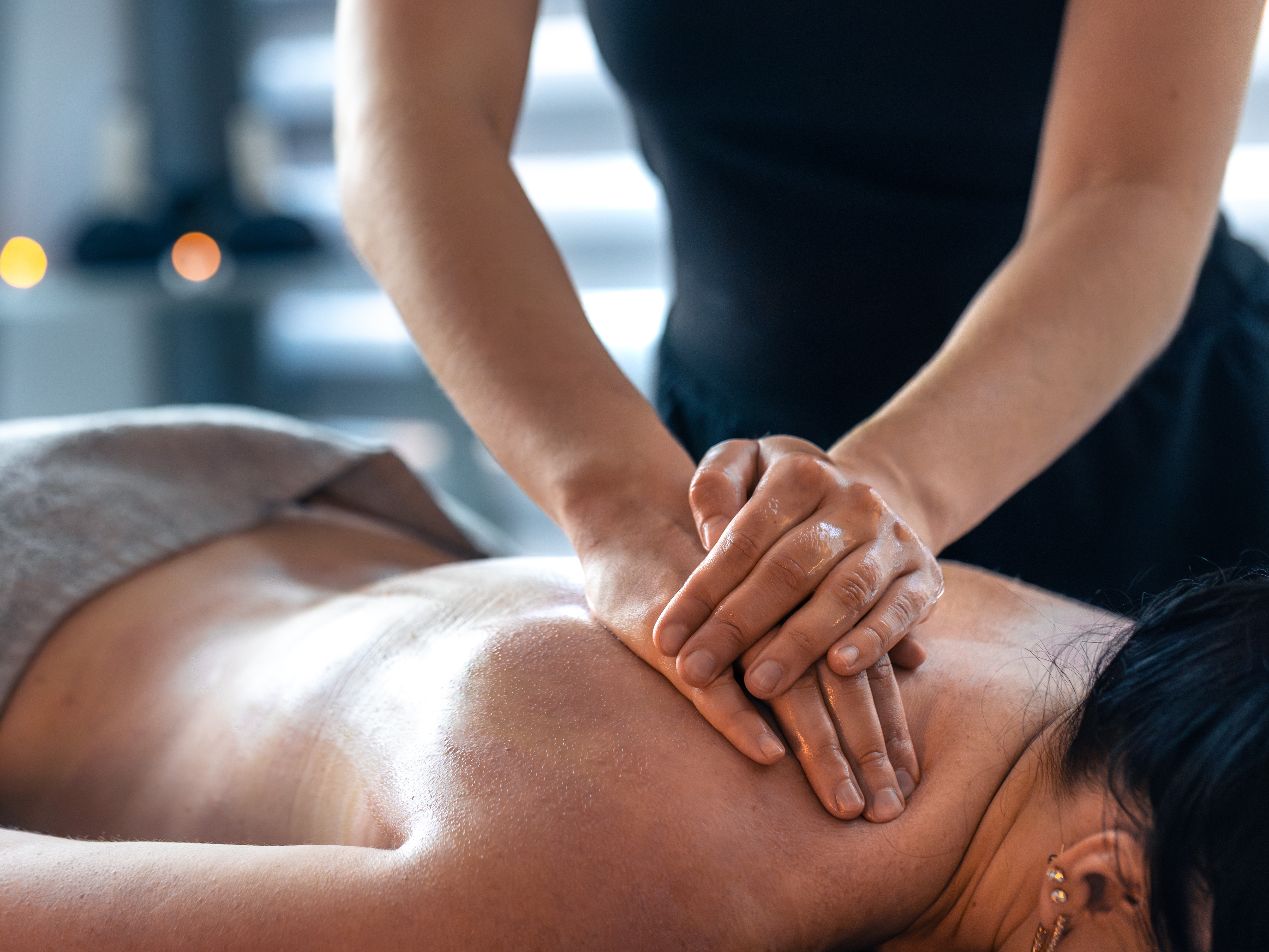 Massagem Relaxante - 30 minutos por R$ 55,00 - Foto 3