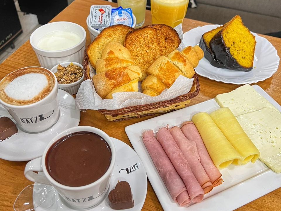 Café Princesa Isabel para 2 pessoas no Katz por R$ 79,12